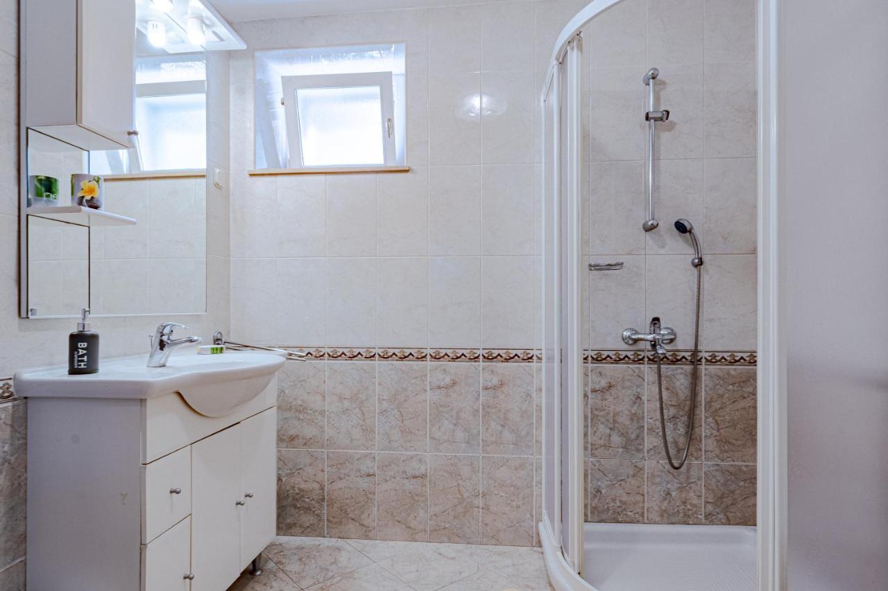 Apartment Ruzica Zrnovo ภายนอก รูปภาพ